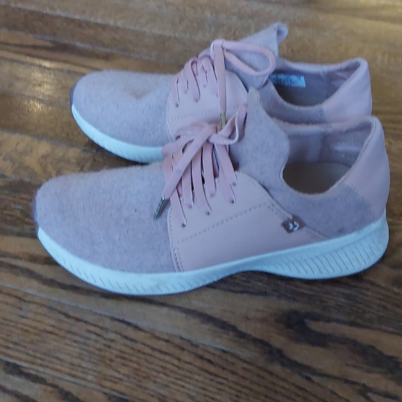 Dr.Scholl's running shoes. - Picture 1 of 5